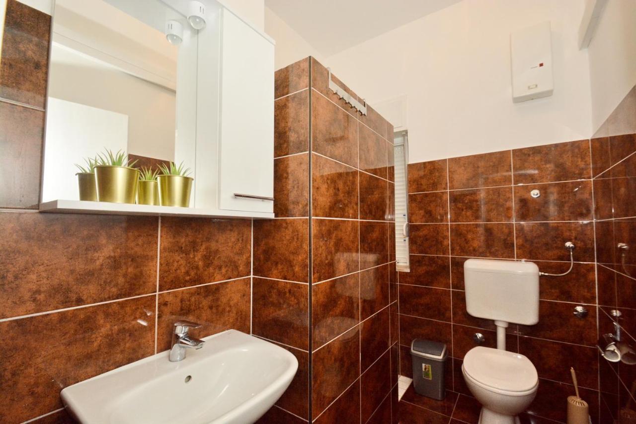 Guesthouse Kamen Kuca Podstrana Ngoại thất bức ảnh
