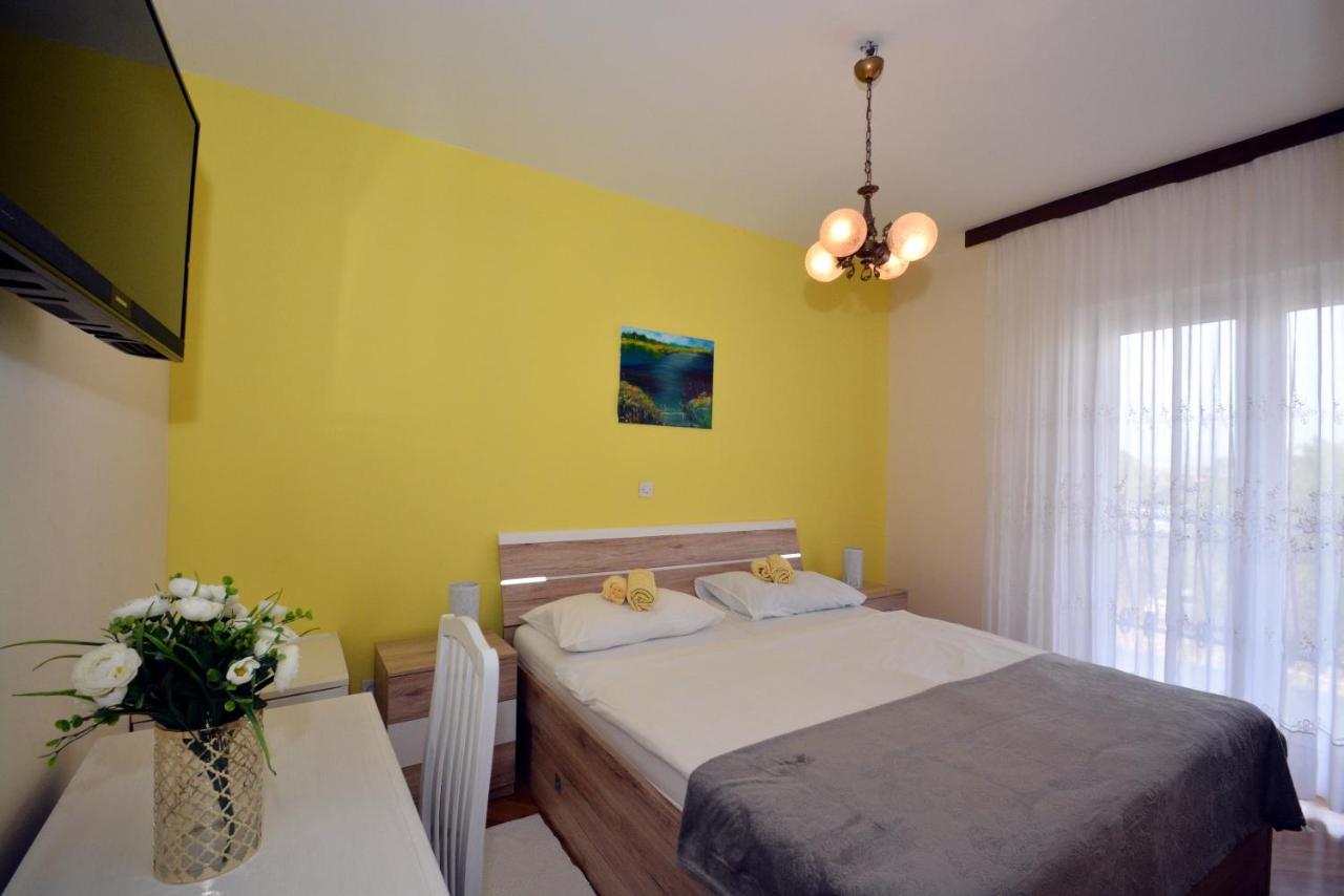 Guesthouse Kamen Kuca Podstrana Ngoại thất bức ảnh